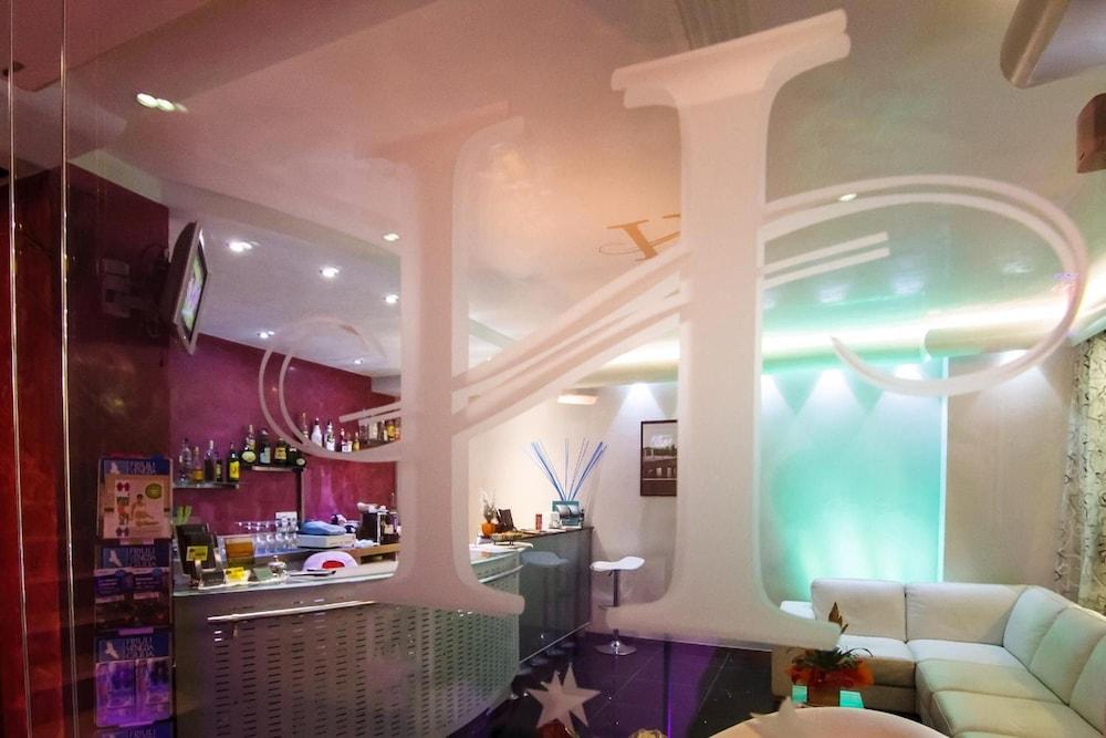 Hotel Savoia Линяно Сабиадоро Екстериор снимка