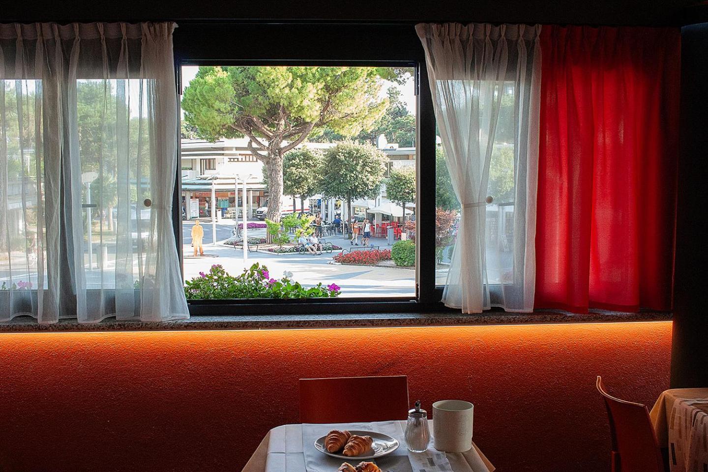 Hotel Savoia Линяно Сабиадоро Екстериор снимка