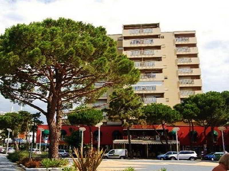 Hotel Savoia Линяно Сабиадоро Екстериор снимка