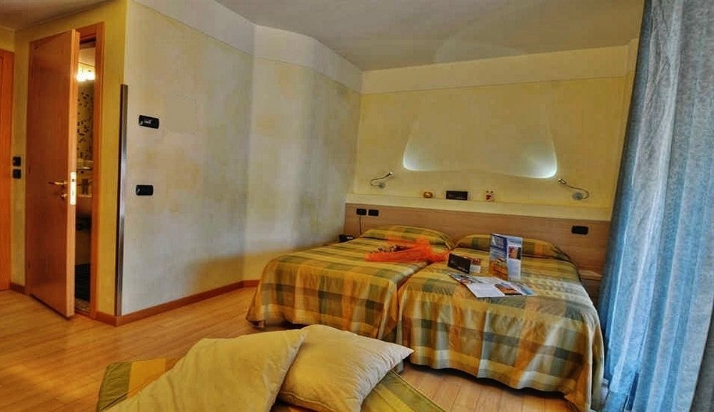 Hotel Savoia Линяно Сабиадоро Екстериор снимка