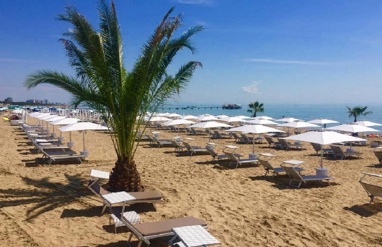 Hotel Savoia Линяно Сабиадоро Екстериор снимка